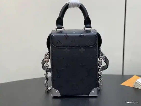 WIS Canvas Monogram Box VUITTON Camera LOUIS 0504